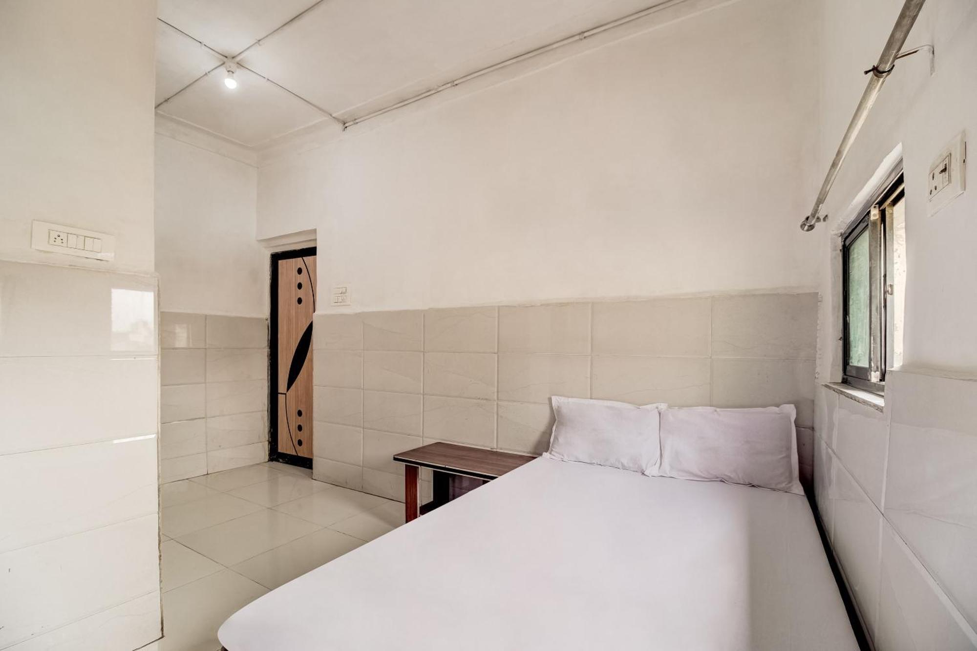 Hotel O Sargam Lodging And Boarding Ulhāsnagar Extérieur photo