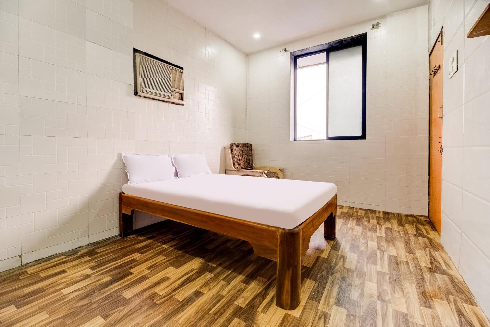 Hotel O Sargam Lodging And Boarding Ulhāsnagar Extérieur photo
