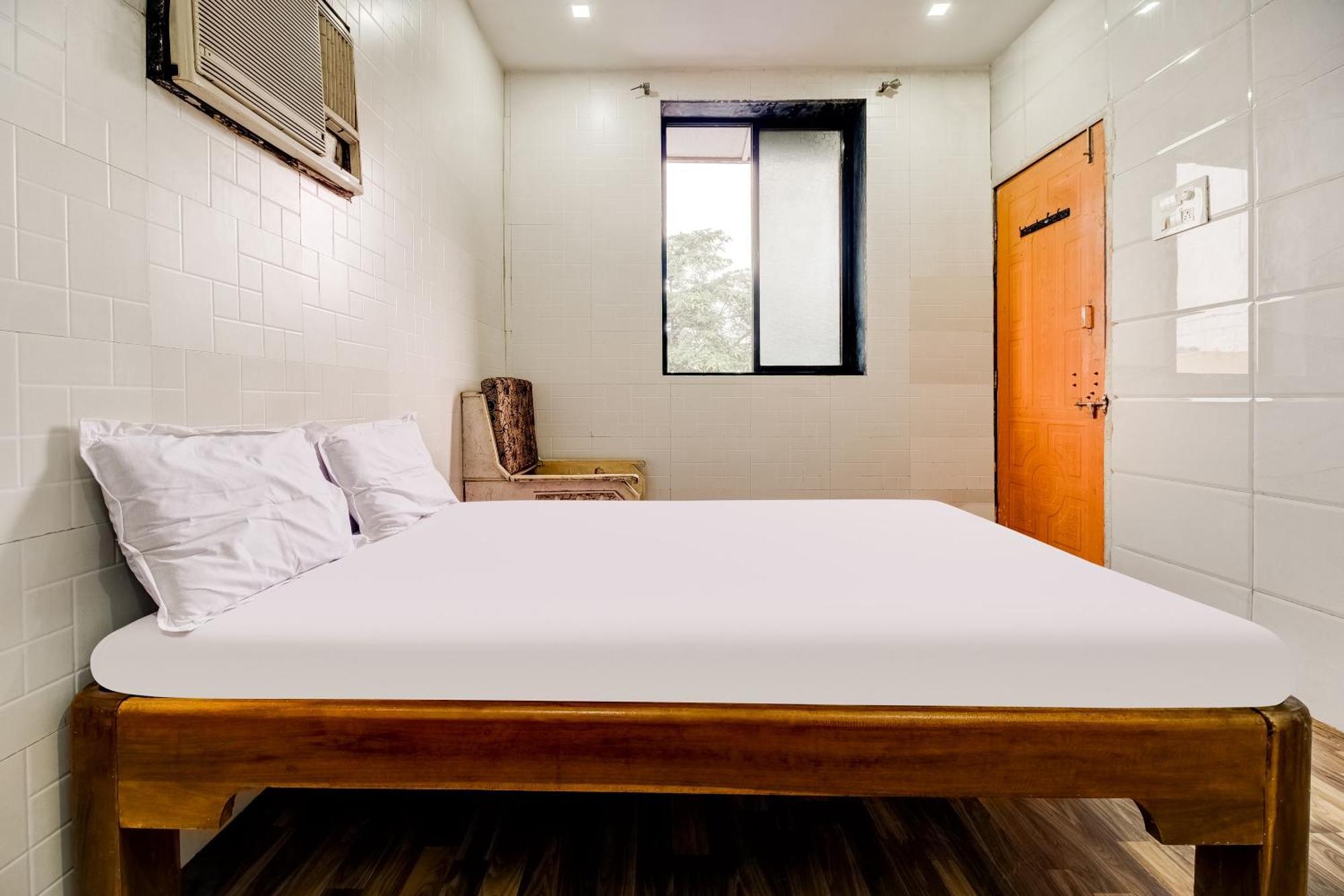 Hotel O Sargam Lodging And Boarding Ulhāsnagar Extérieur photo