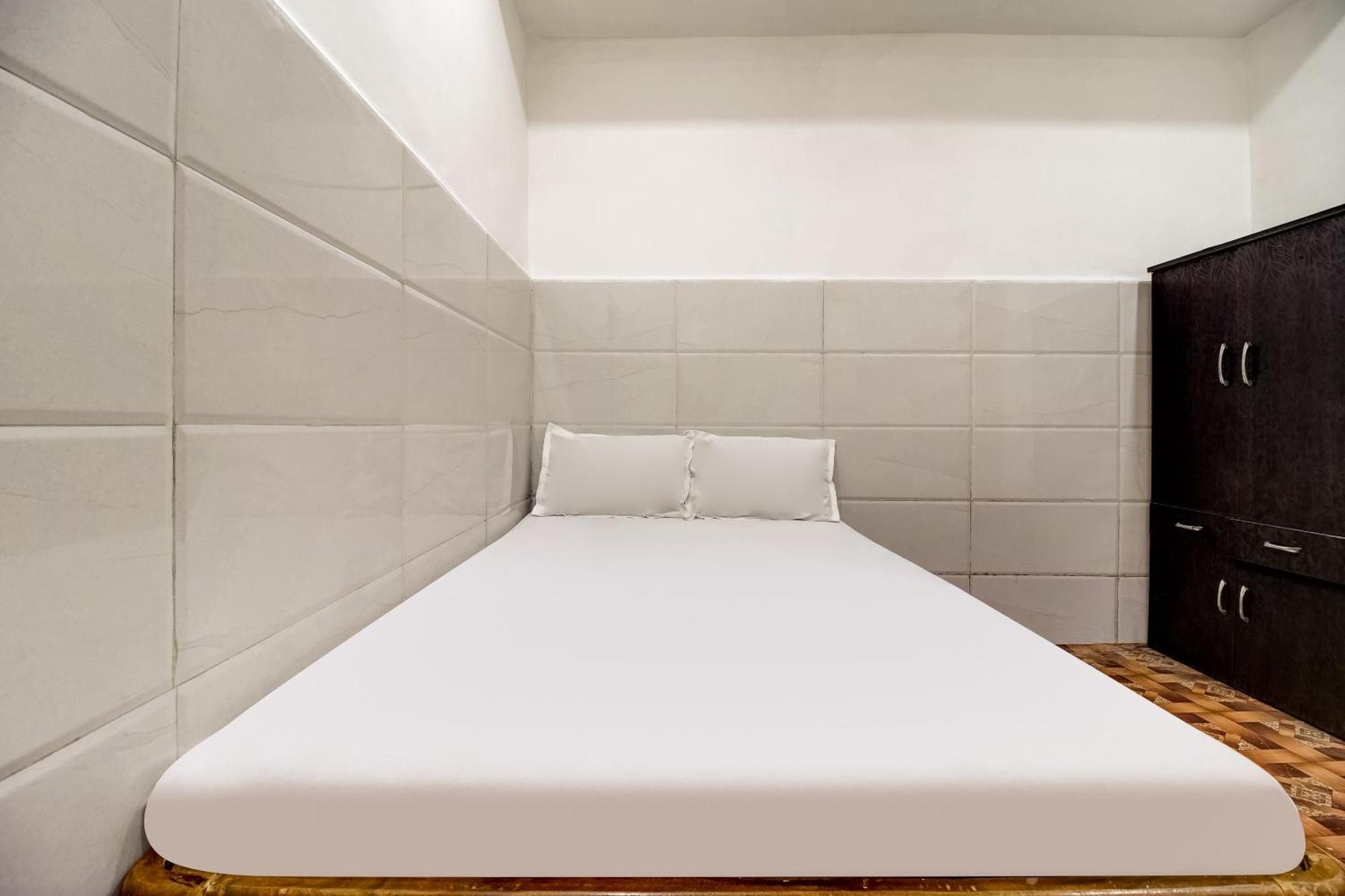 Hotel O Sargam Lodging And Boarding Ulhāsnagar Extérieur photo